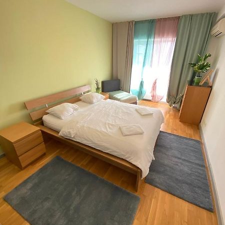 Green Apartment 214 With Private Parking Bucureşti Eksteriør bilde