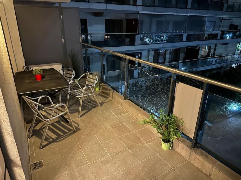 Green Apartment 214 With Private Parking Bucureşti Eksteriør bilde