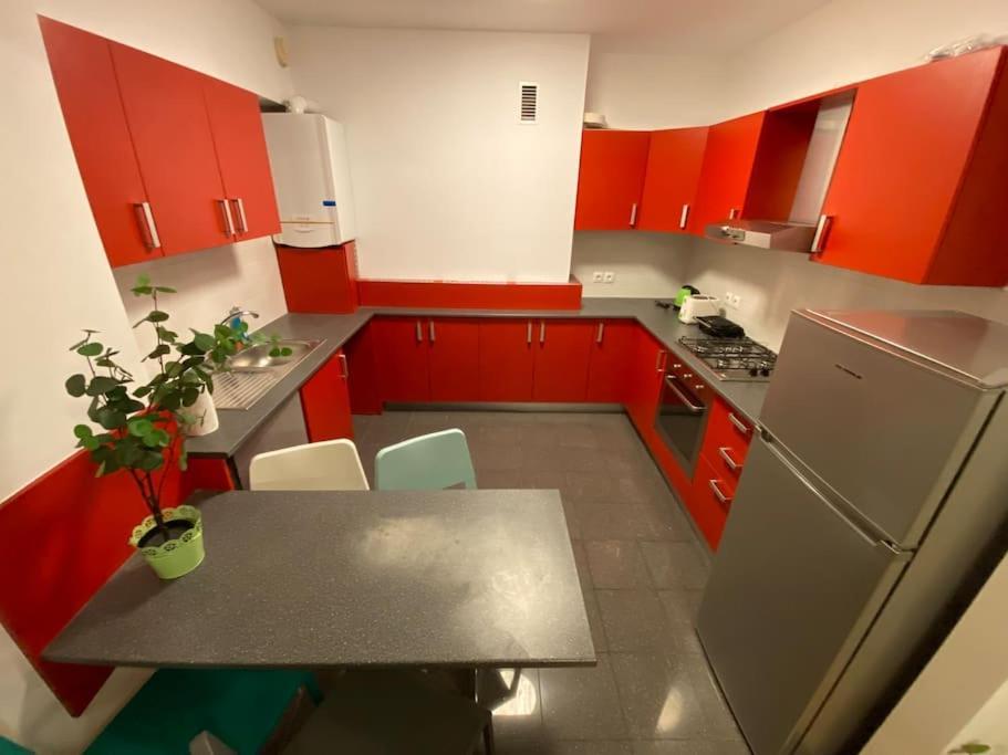 Green Apartment 214 With Private Parking Bucureşti Eksteriør bilde
