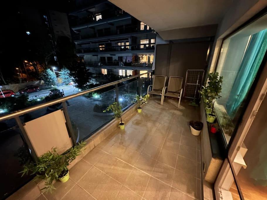 Green Apartment 214 With Private Parking Bucureşti Eksteriør bilde