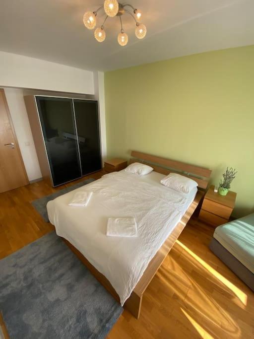 Green Apartment 214 With Private Parking Bucureşti Eksteriør bilde