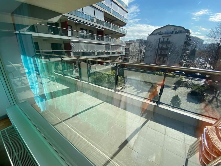 Green Apartment 214 With Private Parking Bucureşti Eksteriør bilde